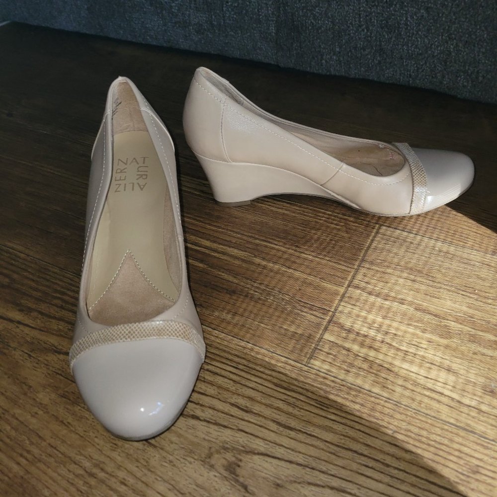 Naturalizer Beige Wedge